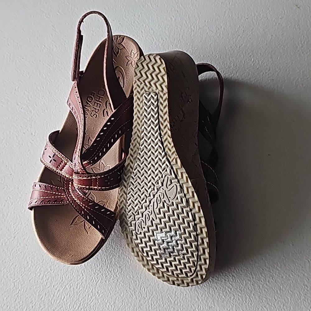 New Sketchers Beverlee Wedge in Chocolate, Size 8 - Picture 5 of 5